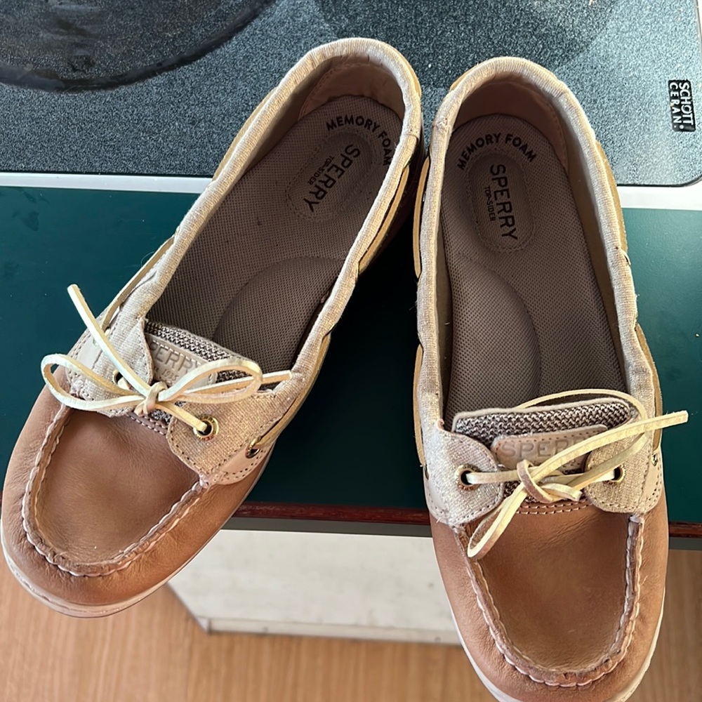 Like new sperrys